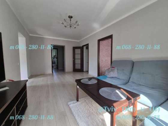 Продаж!Затишний будинок в сСтарі Безрадичі!Альтанка, гараж! 24сотки! Романків