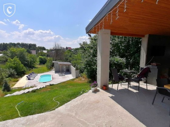 Будинок з меблями + басейн + футбольне поле. Старі Петрівці Старі Петрівці