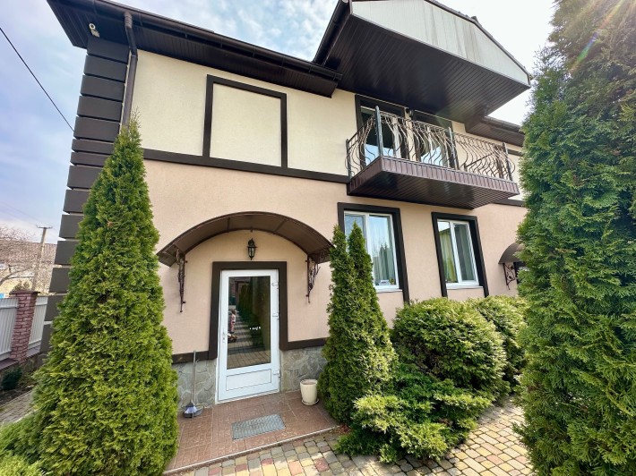 Продам будинок 383м2, на 5 квартир в Хотянівці - фото 1