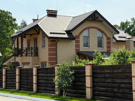 Гора, чудовий будинок в котеджному містечку у лісі в 12км від Києва! Чубинське