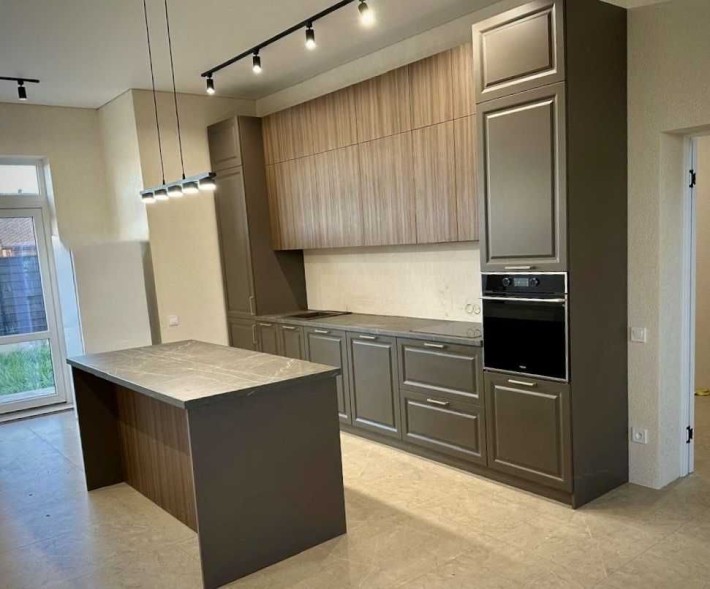 Будинок з ремонтом 165 м.кв. 4 сотки Гараж Тераса Хотянівка - фото 1