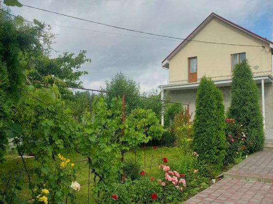 Продам свій будинок с.Юрівка, центральна вулиця 120кв./баня Юровка