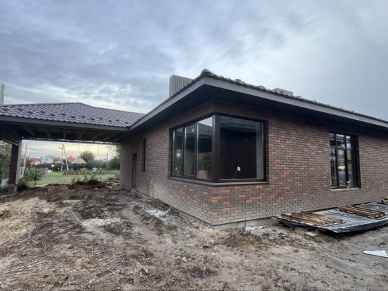 Одноповерховий будинок 134 м2 + автонавіс в с.Шевченкове(Білогородка) Шевченкове