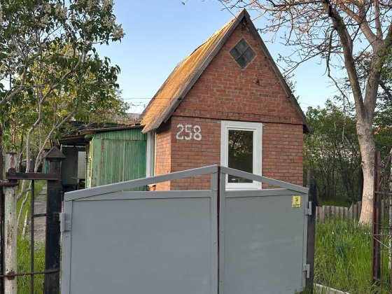 дача Комунальник вода у дворі Подгайцы