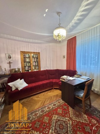 Продаж будинку м. Винники вул Львівська біля озера - фото 1