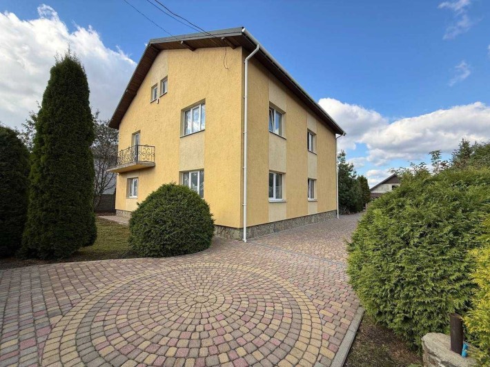 Будинок 273 м² у Солонці центральні комунікації, 16 соток, гараж 55 м² - фото 1