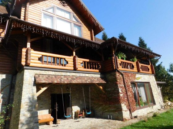 елегантна Вілла на вїзді в селище Східниця, з ремонтом Сходница