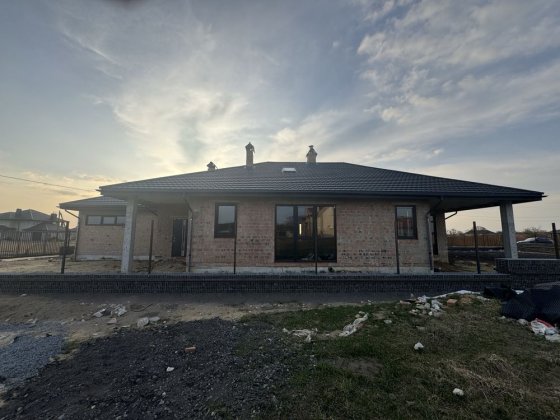 Продаж будинку в с.Зимна Вода 110000$ Зимняя Вода