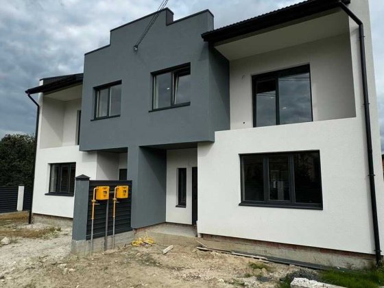 Продаж котеджу Зимна Вода вул.Сонячна готовий до ремонту Зимняя Вода