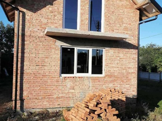 Продаю  новозбудований будинок в місті  Городок Городок