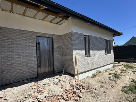 Продаж окремого будинку Зимна Вода / Конопниця . Зимняя Вода