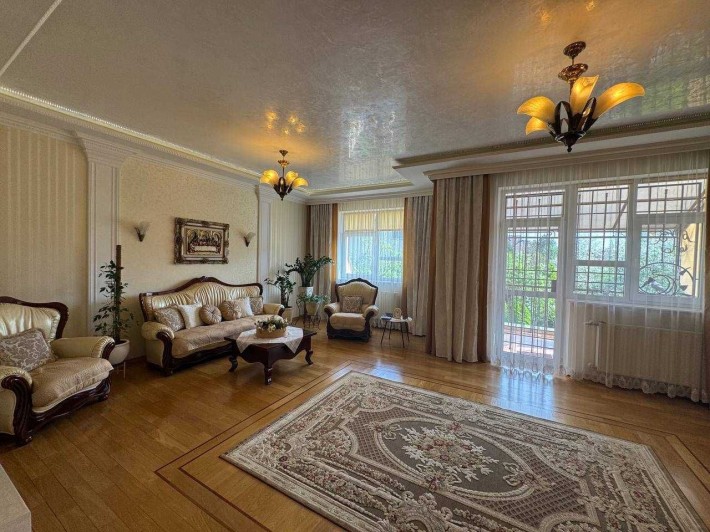 продається таунхаус з вартісним ремонтом|с.Зимна Вода|285м,3сот - фото 1