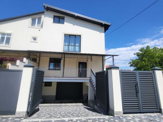 Продаж котеджу в Зимній Воді Зимняя Вода