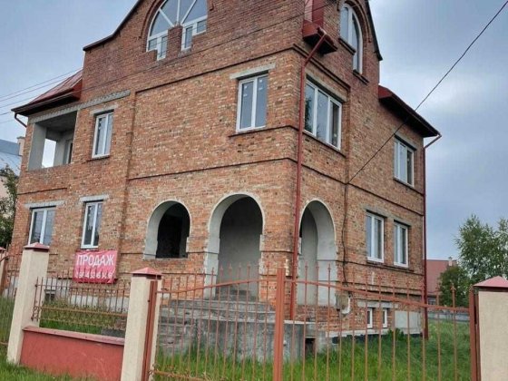 Будинок, незавершене будівництво Рясне-Руське