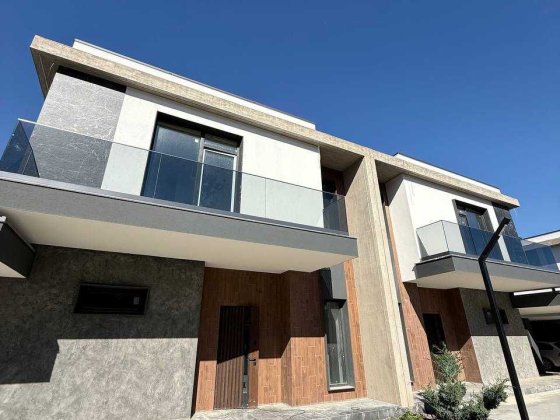 Продаж елітного котедж у Конопниці в КМ Stone Village Конопница