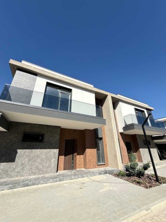 Продаж елітного котедж у Конопниці в КМ Stone Village - фото 1