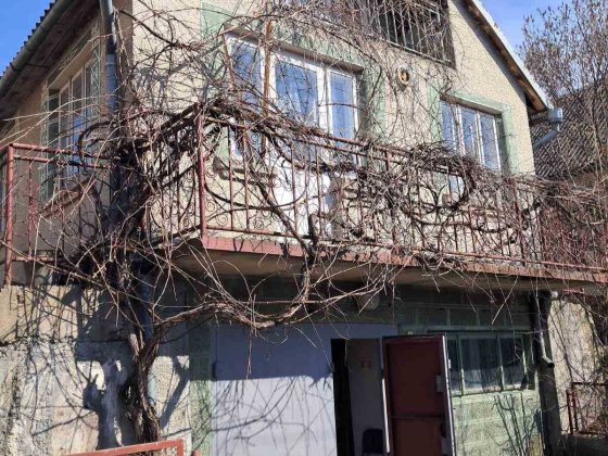 Продаж ділянки та дачного будинка біля комплесу Львівська Швейцарія Давидів