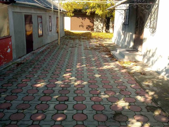 Будинок в центрі селища Врадіївка