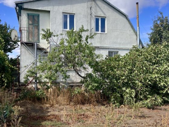 Продаю добротный дом с газовым отоплением в СК Волна Великодолинське