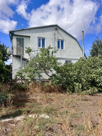 Продаю добротный дом с газовым отоплением в СК Волна - фото 1