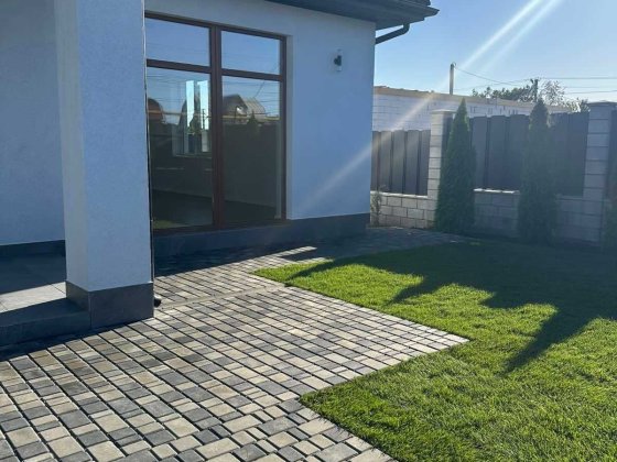 Новый современный одноэтажный дом