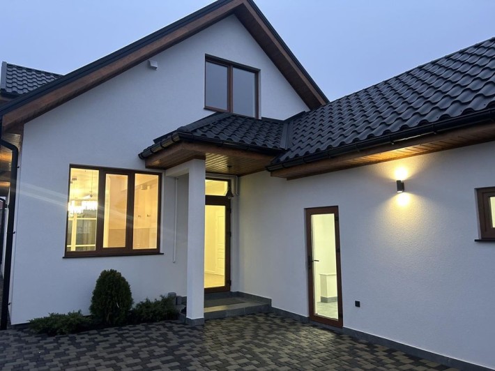 Продам Новий будинок в Лісках, газ,  гараж, підвал - фото 1