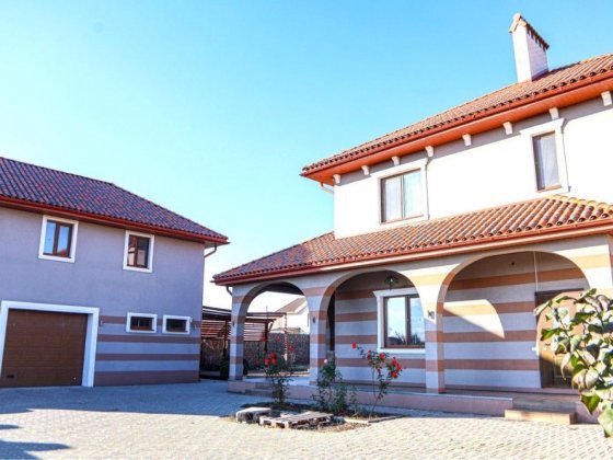 Продам шикарный дом в Лесках Авангард