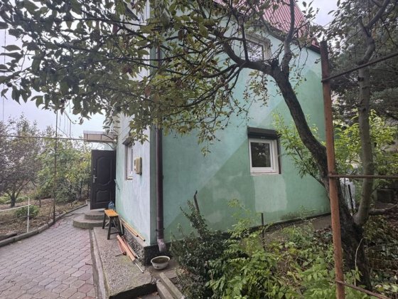 Будинок, смт Великодолинське Великодолинское