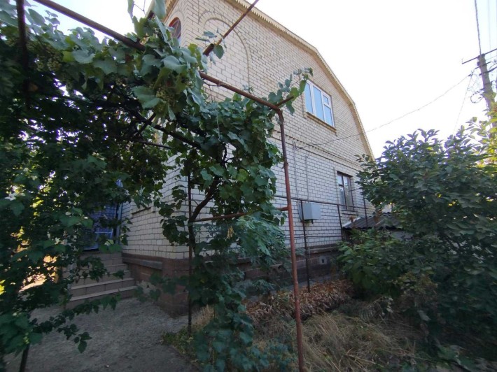 Продам  2х.этажный дом капитальной постройки цена 35т - фото 1