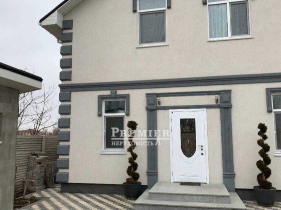 Продам двоповерховий сучасний будинок