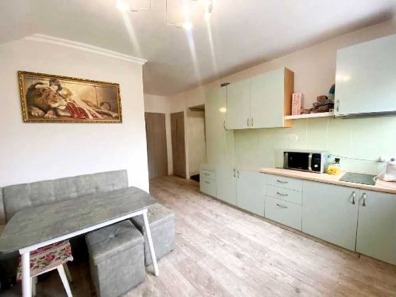 Капитальный 2-х этажный дом с коммуникациями и с ремонтом в Лесках!