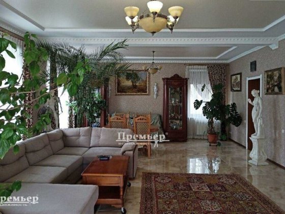 У продажу відмінний будинок у Фонтанці на вул Кільцева Фонтанка