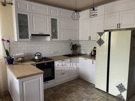 Продам сучасний будинок в Фонтанці Фонтанка