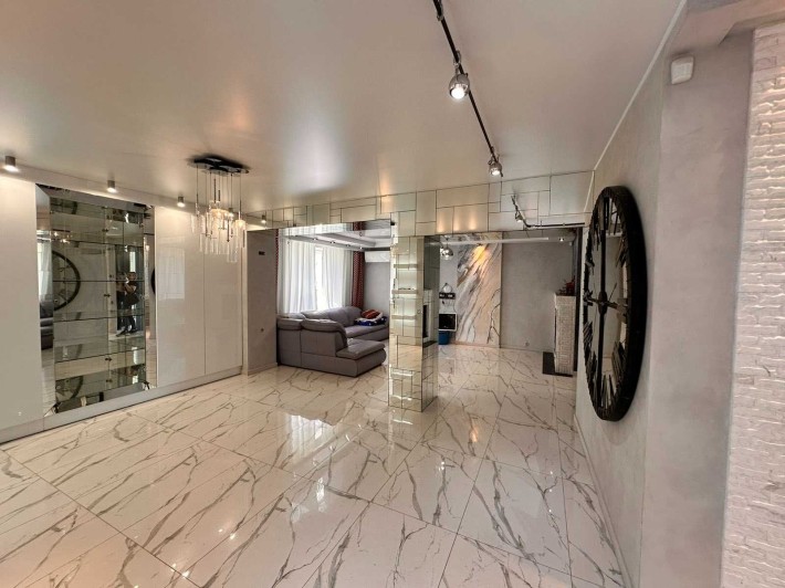 Продам будинок з ремонтом на ділянці 10 соток в с. Ліски. - фото 1