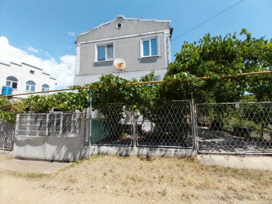 У продажу 2-х поверховий будинок в с.Великодолинському, кооп Ювілейний Великодолинське