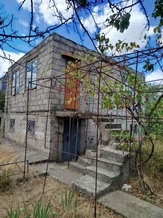 Продам дом недострой. Цена с оформлением документов - фото 1