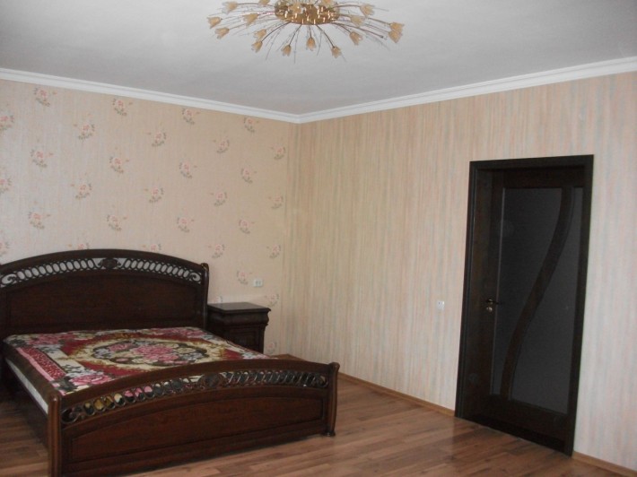 Продам дом для большой семьи Фонтанка-1,  ул.Западная, район ТРЦ Ривьр - фото 1