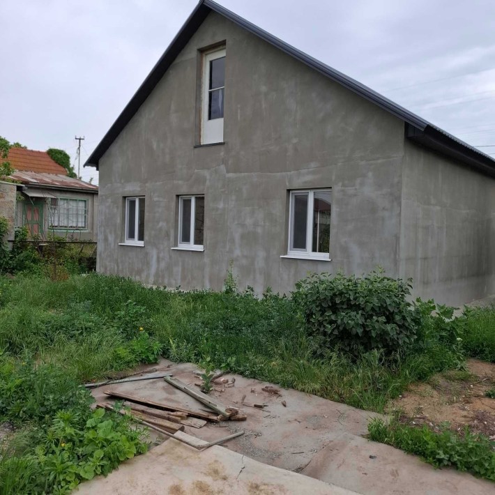 дом с. Светлое Лиманский район - фото 1