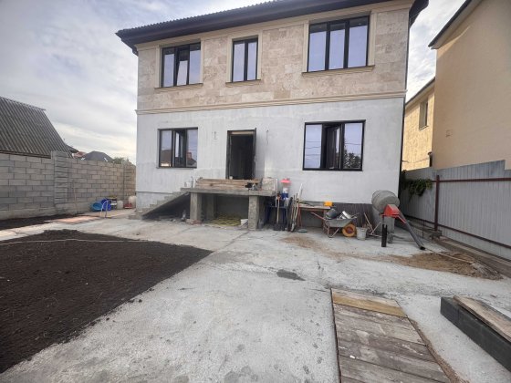 Капітальний будинок у Червоному Хуторі на 5-ти сотках землі. Лиманка