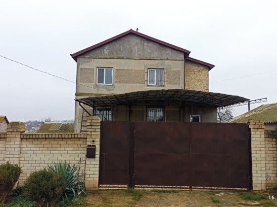 Продам БУДИНОК 3х поверховий Великодолинське