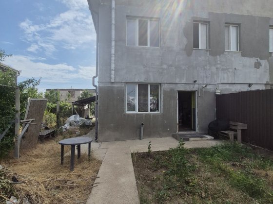 Продам будинок (дуплекс)155 м в Сухому лимані біля озера