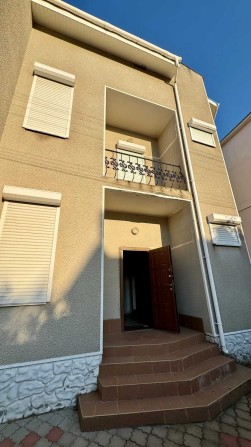 Будинок в першій лінії моря в Кароліно-Бугазі - фото 1