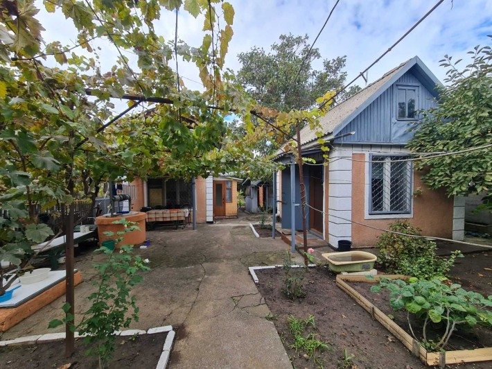 Дом -Дача  с гаражом  летней кухней подвалом в Бурлачьей Балке - фото 1