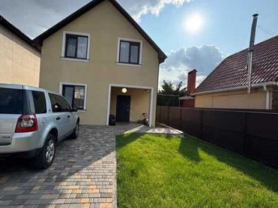 Підходить для єОселя Сучасний двоповерховий будинок з готовим ремонтом Усатово