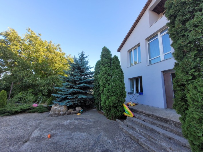 Усатово 1 граница города новый шикарный  дом на 10 сотках с подвалом - фото 1