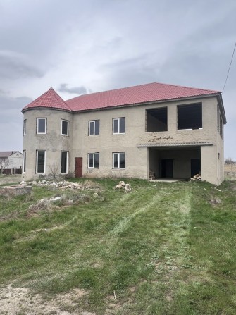 Продам Дом,300кв,без ремонта,общая площадь,1500кв Цена 55000$ - фото 1