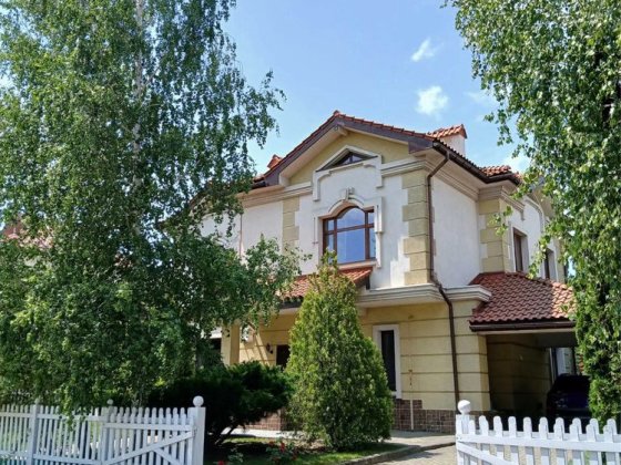 Продается дом + 10 соток земли в котеджном поселке