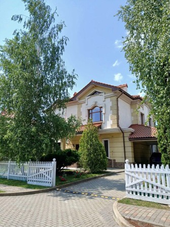 Продается дом + 10 соток земли в котеджном поселке - фото 1