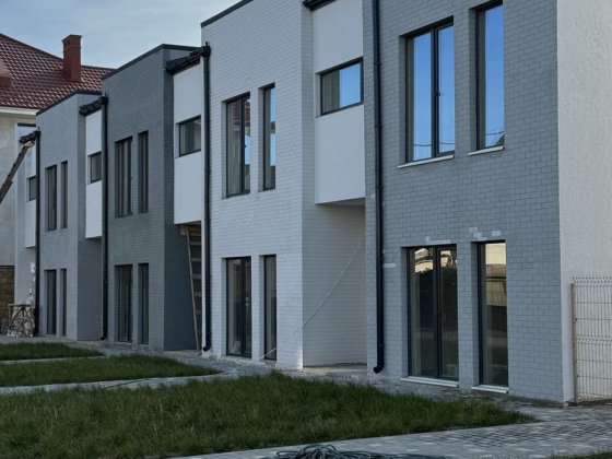 Таунхауси з ремонтом Царське село Бурлачья Балка