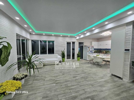 У продажу 2 - поверх. будинок в с. Молодіжне Молодіжне